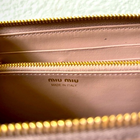 Miu Miu Wallet ! - Picture 4 of 9